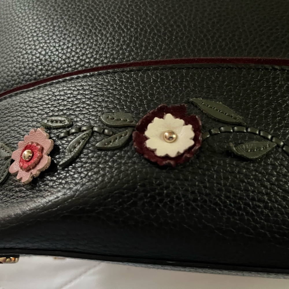 Kate Spade Tote - Picture 7 of 7
